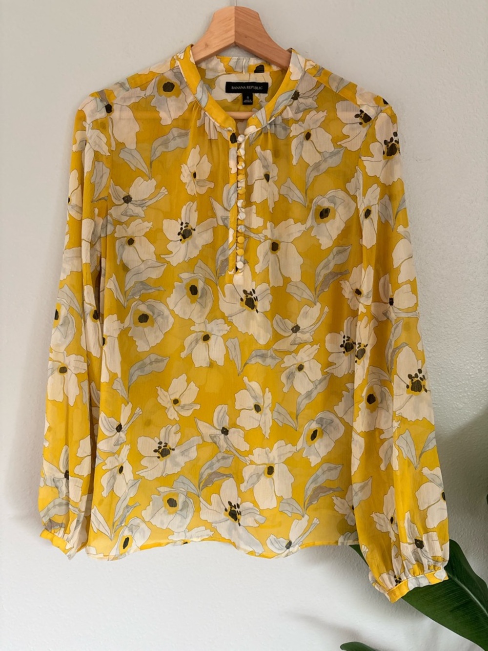 Banana Republic Yellow Floral Pintuck Button Blouse